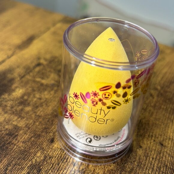 Beautyblender Sunshade Limited-Edition Makeup Sponge - Picture 3 of 4